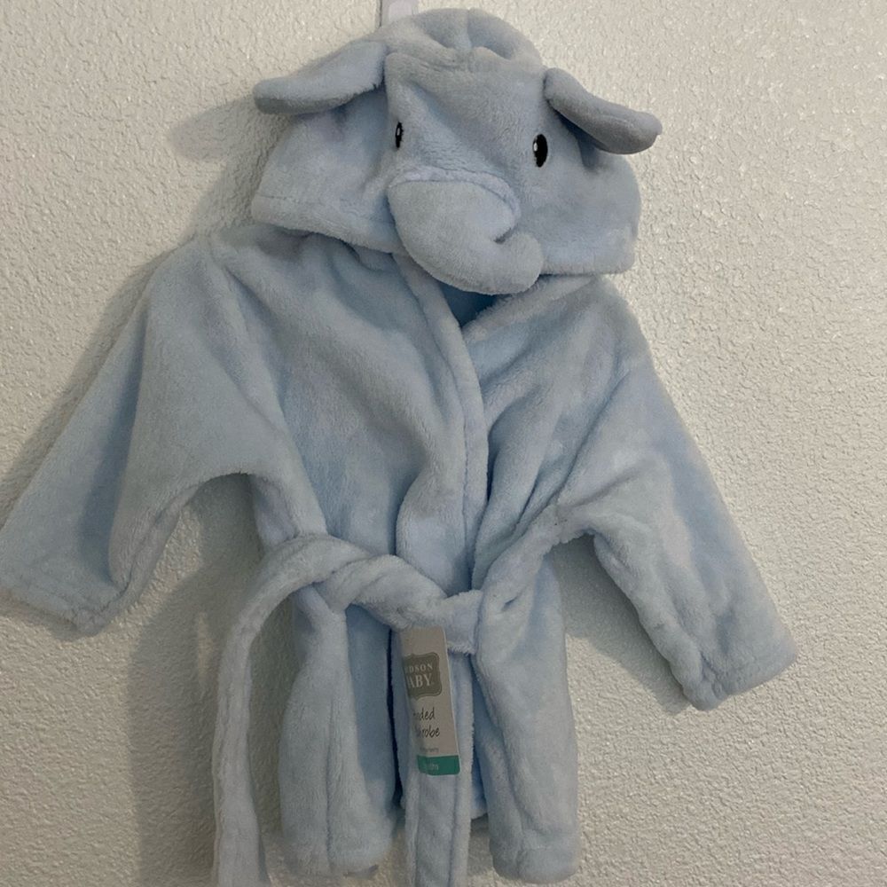 NWT- Hudson Baby- Blue elephant baby bathrobe- Size 0-9 month